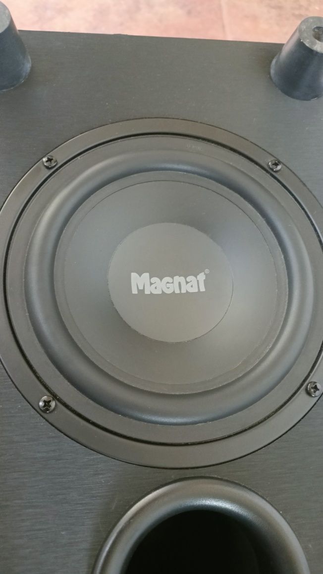 Vand subwoofer Magnat (activ)