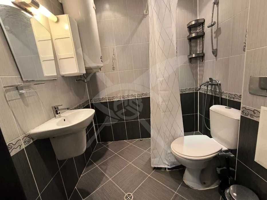 Дава се под наем Двустаен апартамент в Варна, Левски - 70 кв.м за 525 € - Снимка #3