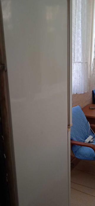 Продавам хладилник веко  ноуфрост