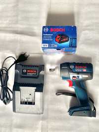 Bosch Professional cu impact GDS 18V-300 cu acumulator si incarcator