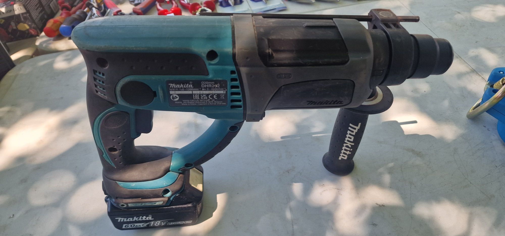перфоратор Makita DHR202