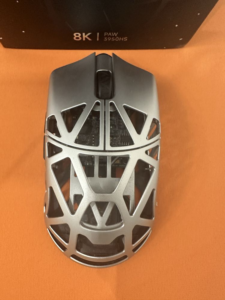 Продам игровую мышку wlmouse beast x max 8k