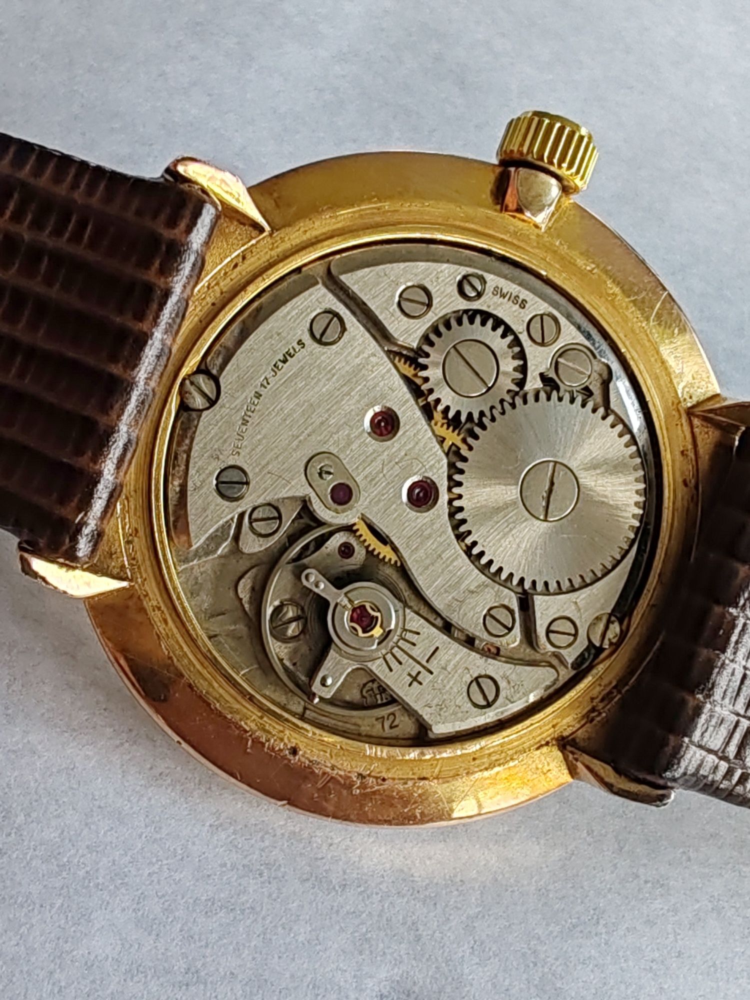 Ceas Consul Int Manuala 35 mm Funcționează excelent!
