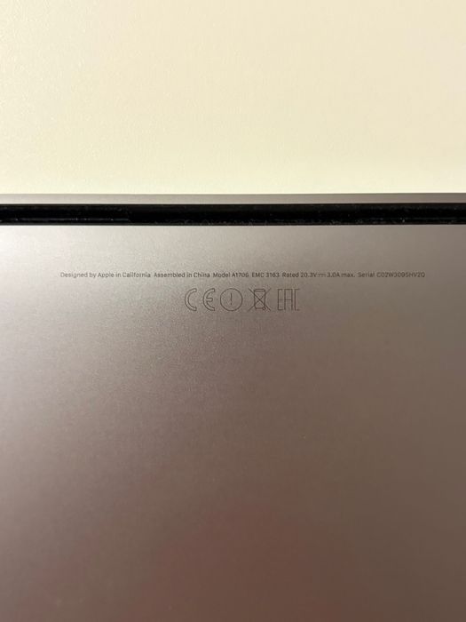 MacBook Pro 13” (2017, Touch Bar) – i5 / 16GB RAM / macOS Ventura