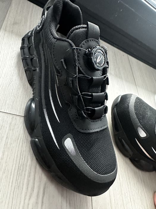 Adidasi/bocanci safety cu bombeu metalic marimea 41