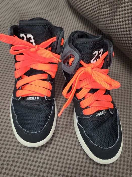 Маратонки NIKE JORDAN, номер 37.5