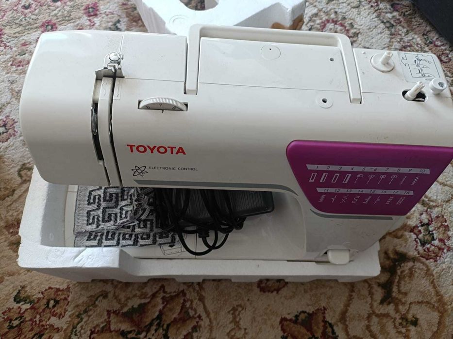 Продам новую электро швейную машинку