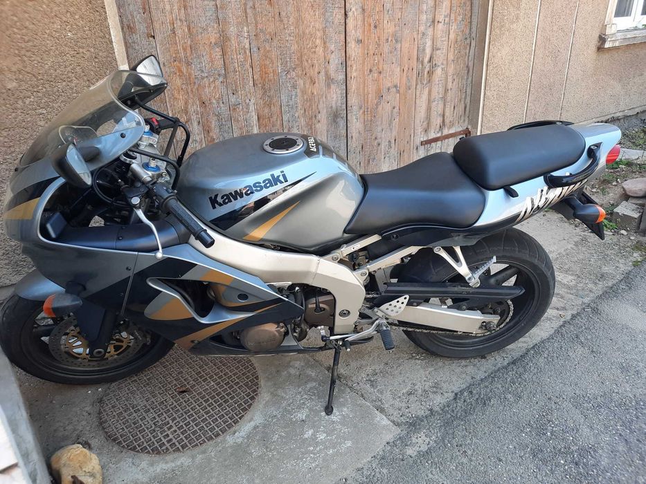 Motocicleta Kawasaki Ninja ZX 6R
