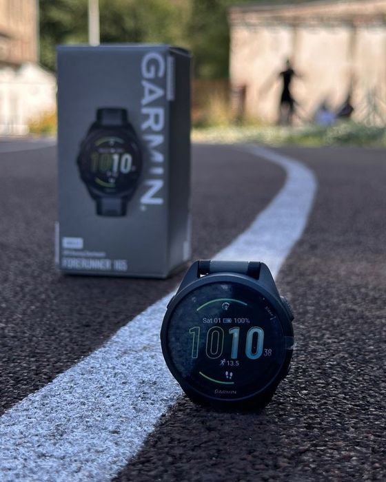Смарт-часы Garmin Forerunner 165 черный-серый. Почти новая с  гарант.