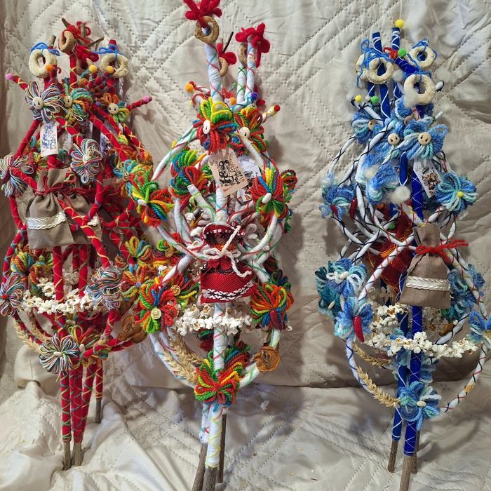 Битови Сурвакници