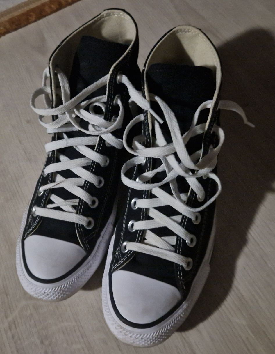 Продам новые Converse