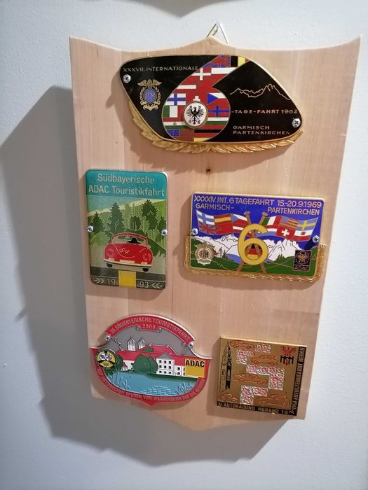 Ретро плакети за ретро автомобили