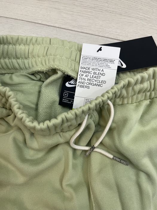 Дамски спортни къси панталони Nike Sportswear Erastus Day