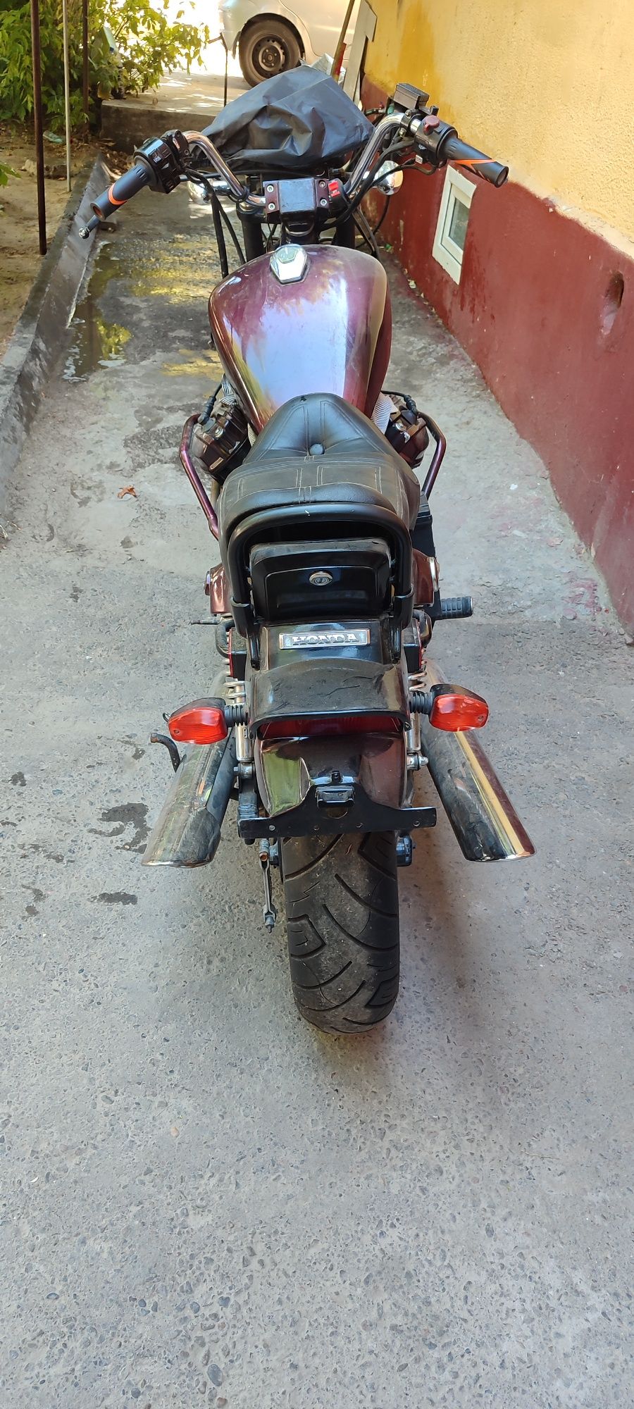Продается мотоцикл Honda cx400 custom