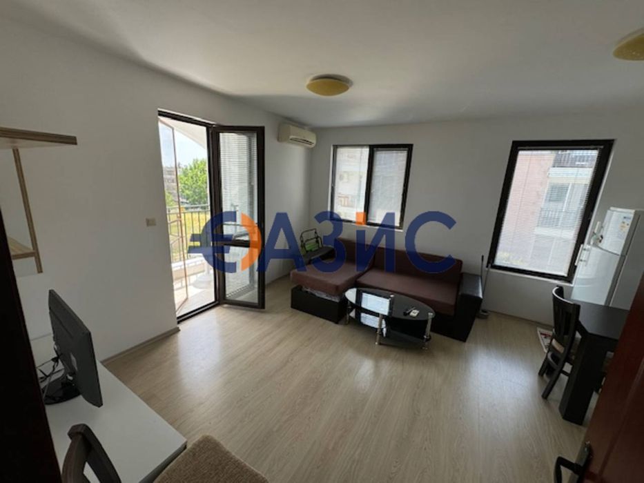 Продава се Двустаен апартамент в к.к. Слънчев бряг - 67 кв.м за 1150 €/кв.м - Снимка #3