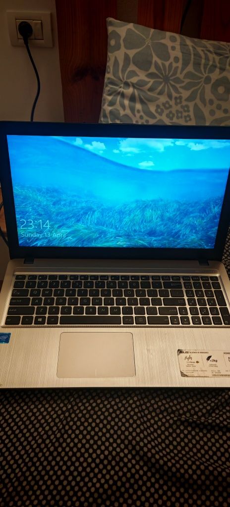 Vând laptop Asus A540S