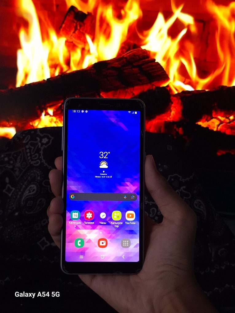 Продам Samsung A8 в идеале