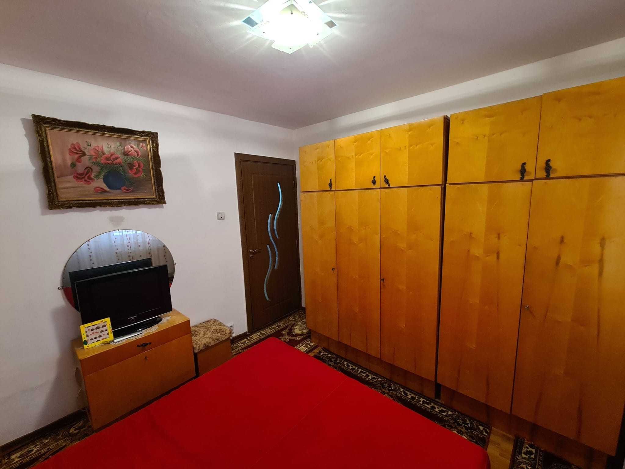 Vand apartament 3 camere in Codlea