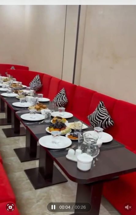 Стол отырғышымен кафеге