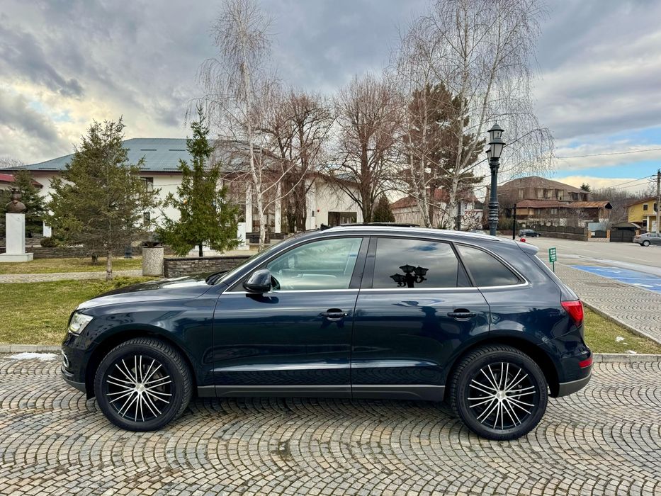 Proprietar vând Audi Q5 , 2 0 TDI  în stare impecabila.4