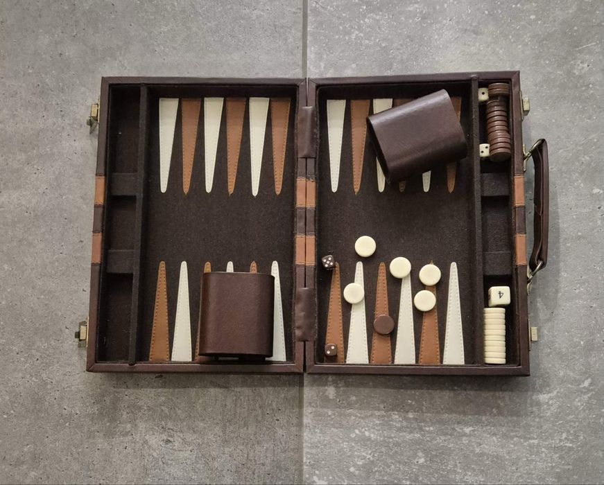 Кожена табла за игра