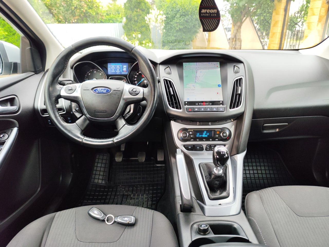 Ford Focus.         .
