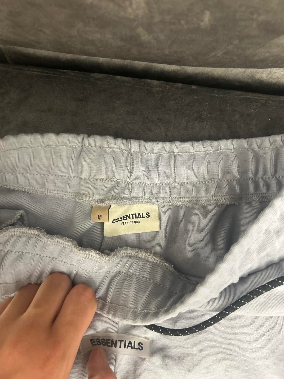 Essentials къси панталони