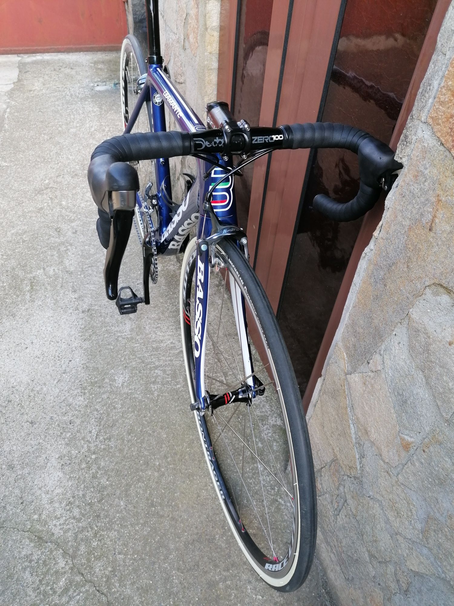 Шосеен BASSO Carbon, Shimano 105