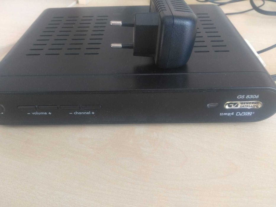 Ресивер старый от стутниковой антенны 3 колор