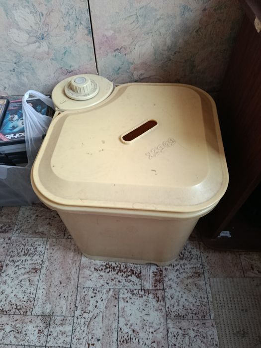 Старая стиральная машина