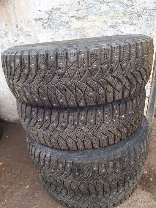 Продам зимние шины 185\65 R15. комплект 80000тг