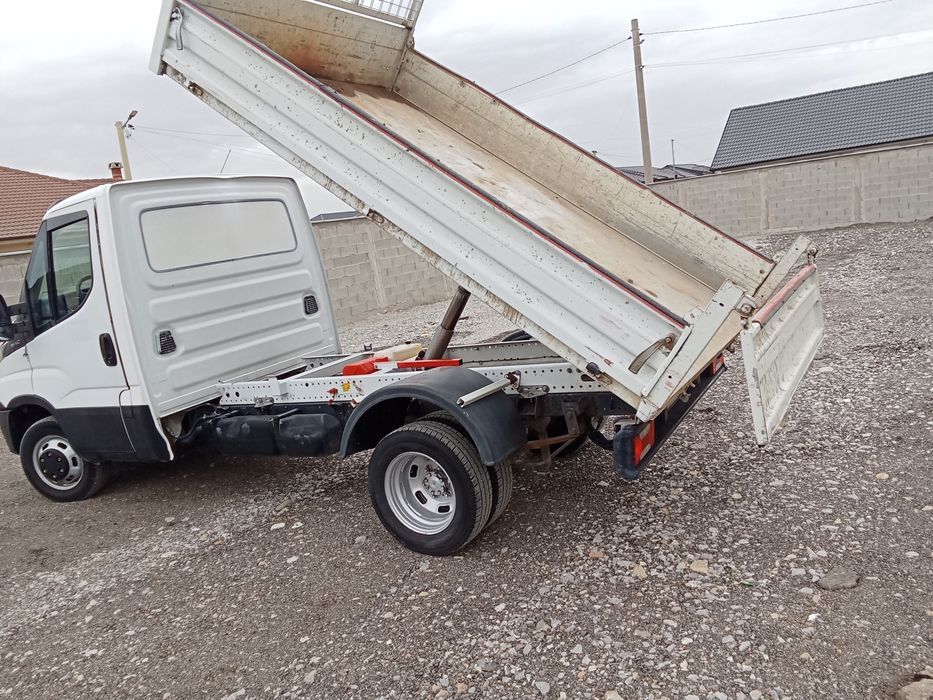 Iveco basculabil pe spate