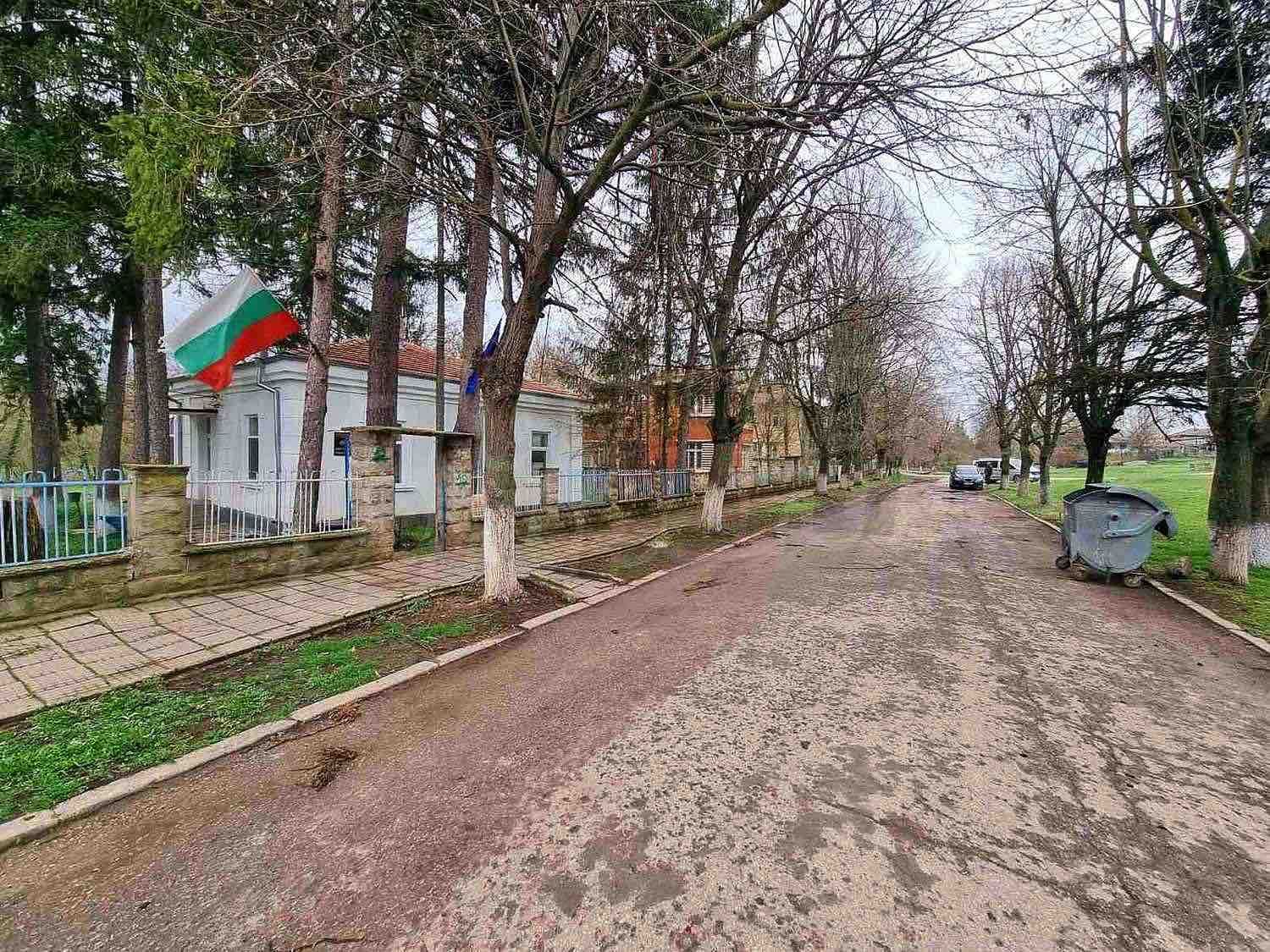 3-етажна масивна сграда в с. Сини Вир, област Шумен