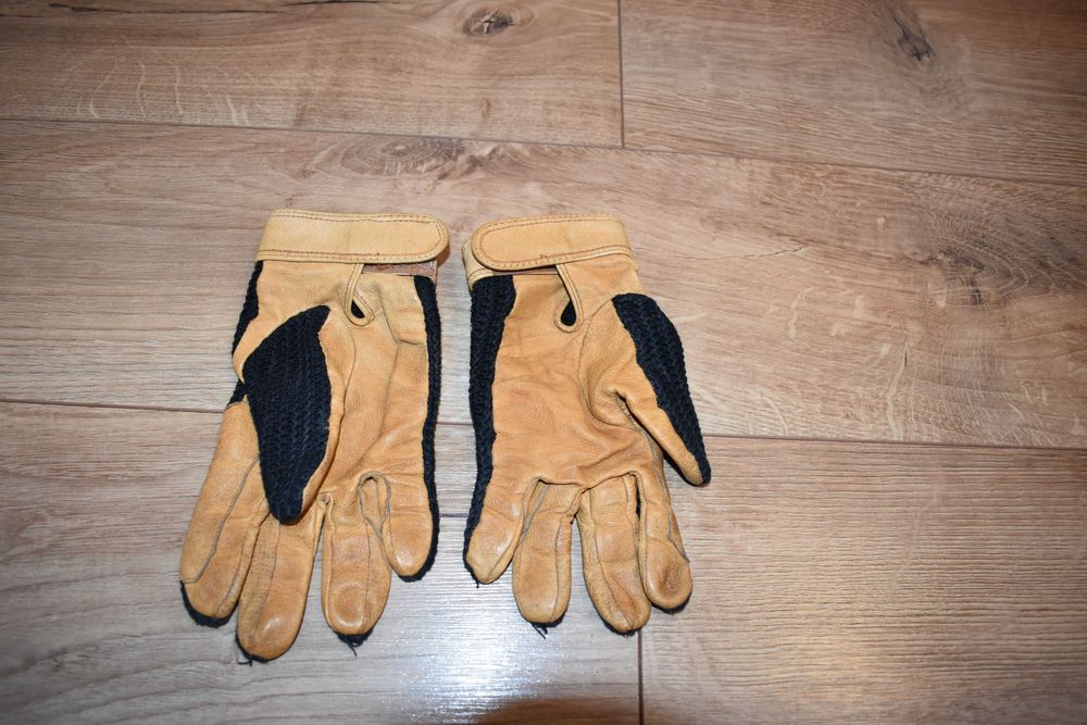 Manusi din piele naturala