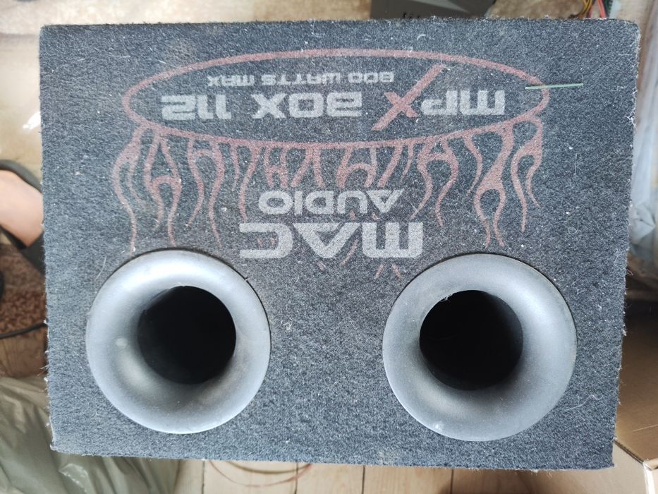 Subwoofer auto Mac cu stație