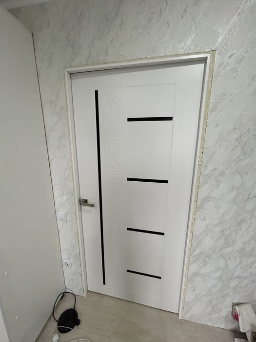 Продам межкомнатную дверь.