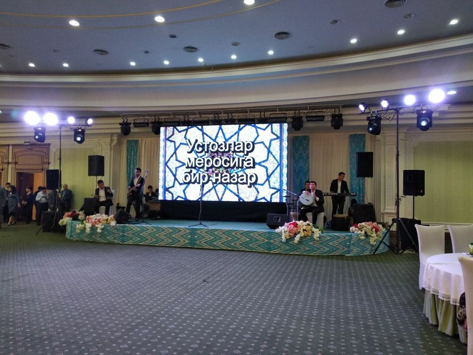 Podium ferma elevator reklar sotamiz va arendaga beramis