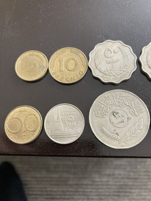 Различни монети в добро запазени състояние