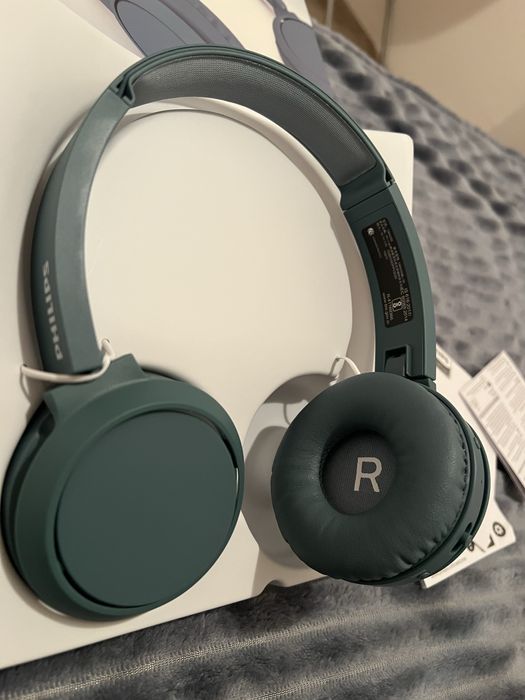 Чисто нови безжични слушалки Philips 4000 series