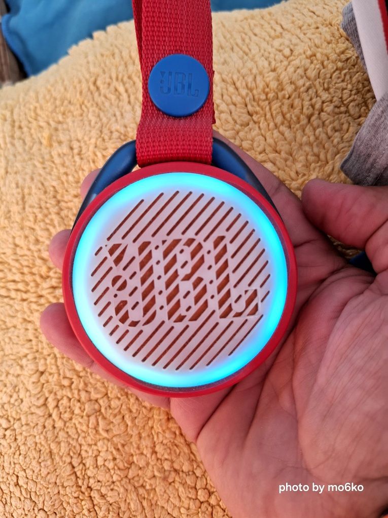 Тонколона JBL JR POP, 3W RMS, Bluetooth, червена