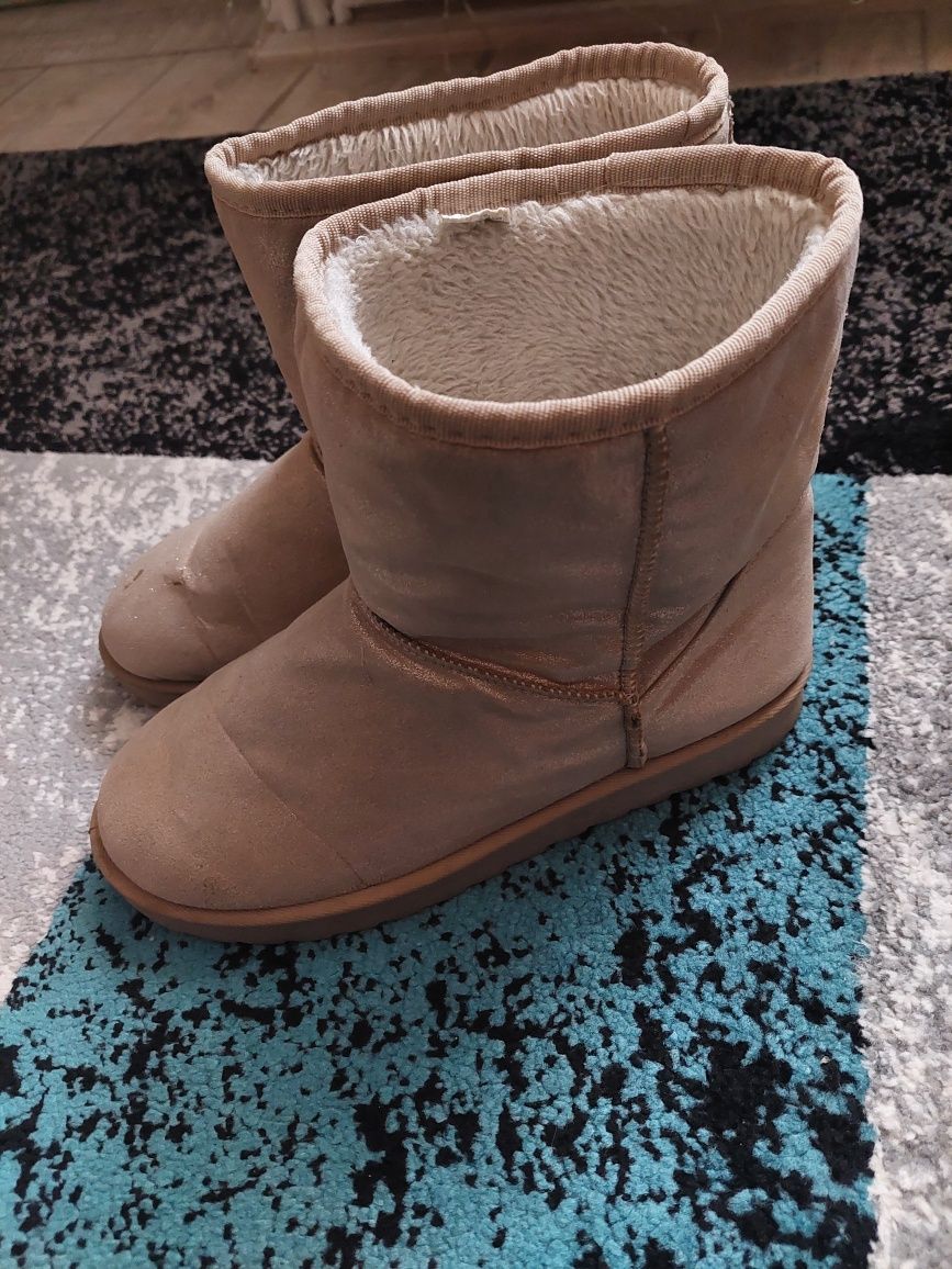 Cizme UGG imblanite