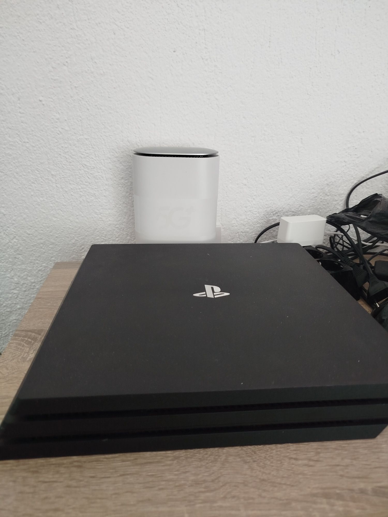 Playstation 4 pro Плейстейшън 4 про игри gta v Minecraft и контролер