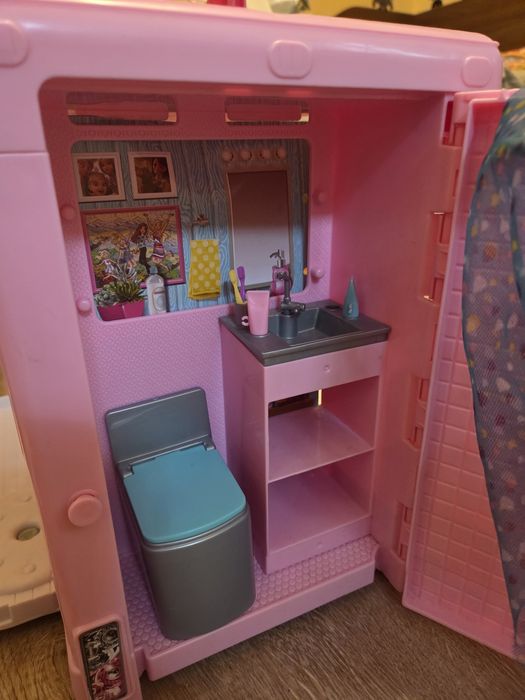 Rulota Barbie si Casa Barbie