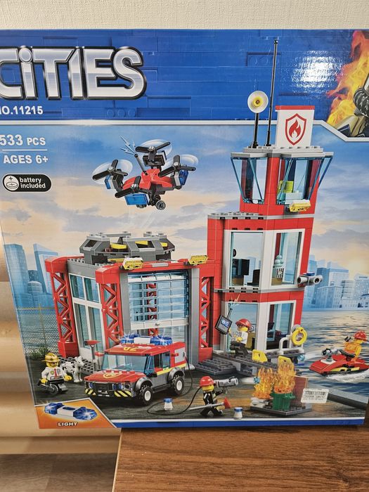 Продам конструктор Лего. Коробки, инструкции все в наличии.