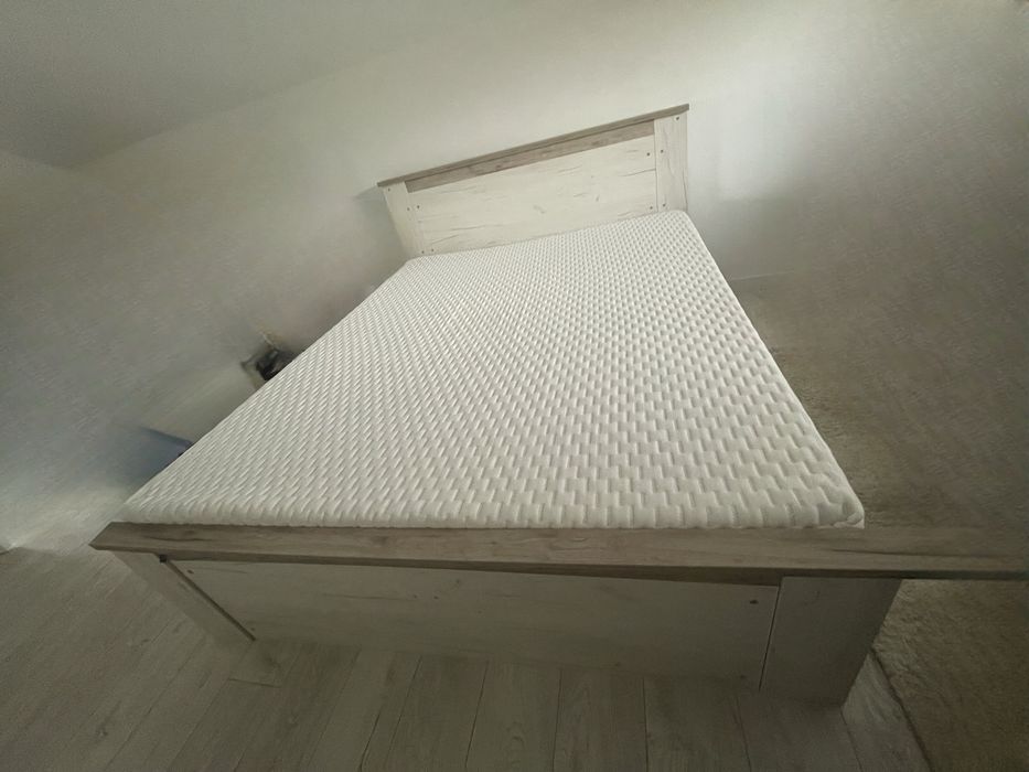 Vand 2 CADRE pat noi