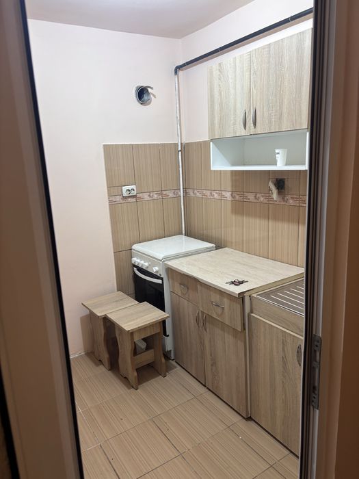 Vand camera camin/închiriez 800 lei