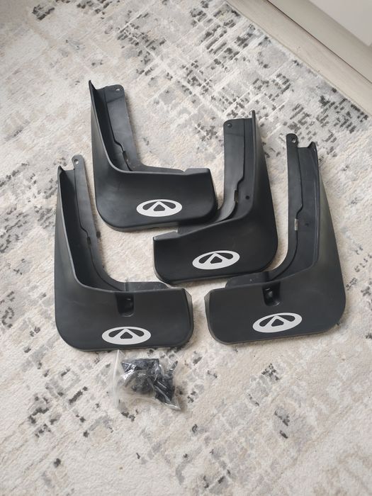 Продам брызговики на Черри тиго