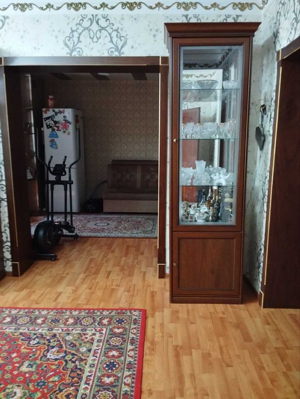 3 ком. квартира 2 этаж метро Шахристон