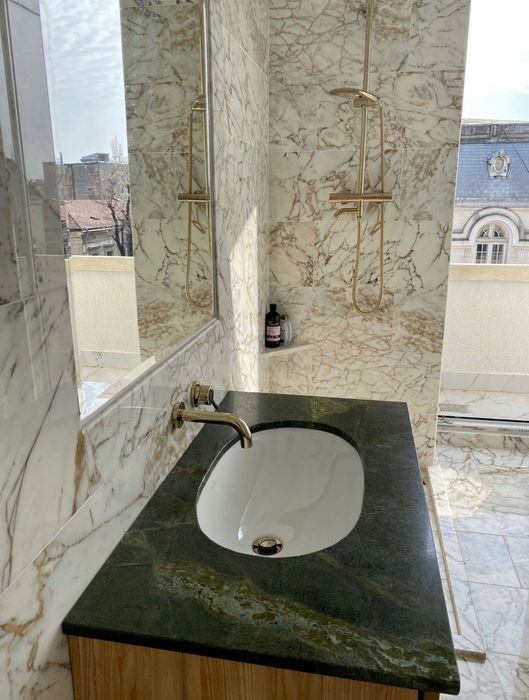 Mobilier baie chiuvetă blat din granit verde lavoar Villeroy Boch nou