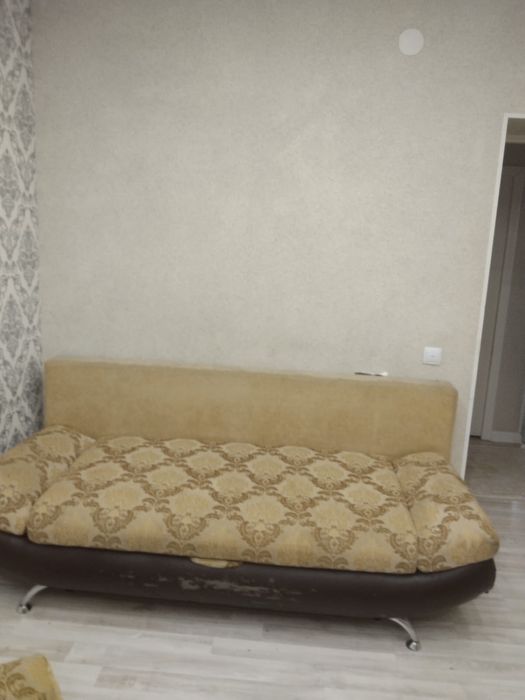 Продается Диван б/у